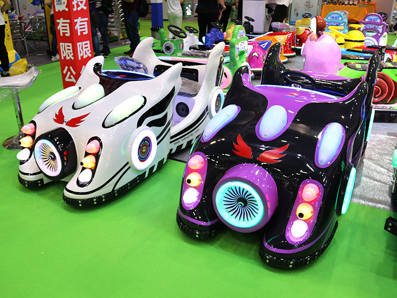 蝙蝠戰(zhàn)車(chē)02