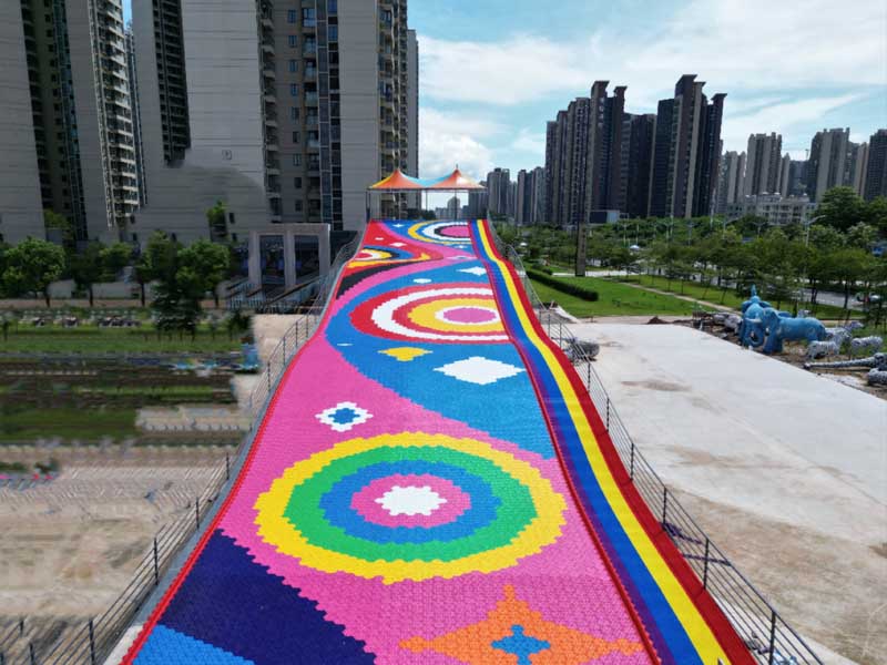 超級(jí)大滑道